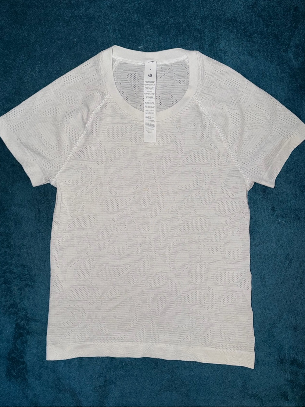 Lululemon Swiftly Tech Short Sleeve waist Length  Paisley
White Tee Women’s 4 - Picture 10 of 13